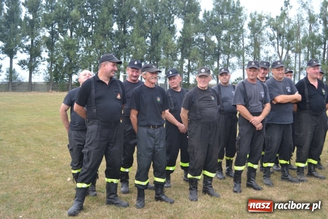 Zdjęcie w galerii na portalu naszraciborz.pl: Druhowie oldboje walczyli w Owsiszczach wiadomości z regionu