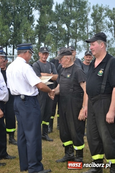 Zdjęcie w galerii na portalu naszraciborz.pl: Druhowie oldboje walczyli w Owsiszczach wiadomości z regionu