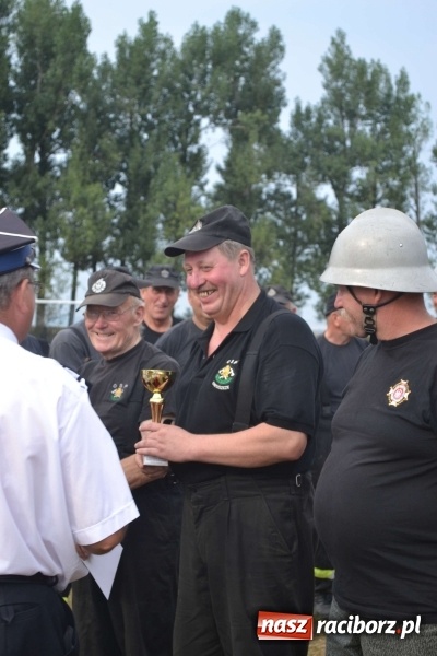 Zdjęcie w galerii na portalu naszraciborz.pl: Druhowie oldboje walczyli w Owsiszczach wiadomości z regionu