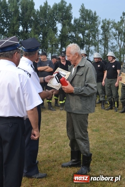 Zdjęcie w galerii na portalu naszraciborz.pl: Druhowie oldboje walczyli w Owsiszczach wiadomości z regionu