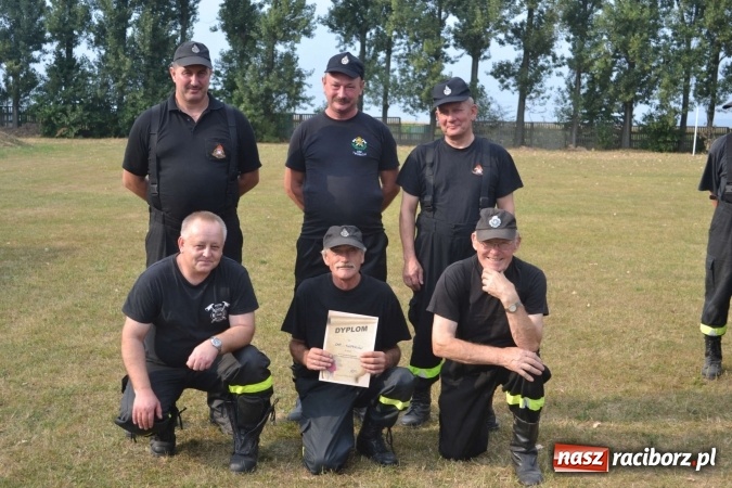 Zdjęcie w galerii na portalu naszraciborz.pl: Druhowie oldboje walczyli w Owsiszczach wiadomości z regionu