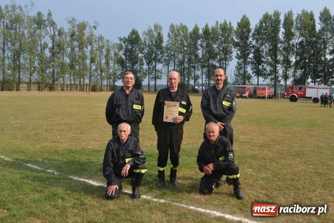 Zdjęcie w galerii na portalu naszraciborz.pl: Druhowie oldboje walczyli w Owsiszczach wiadomości z regionu