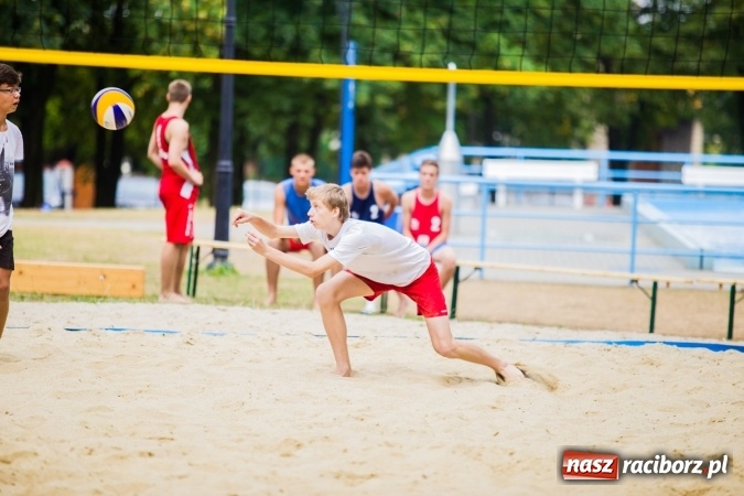 Zdjęcie w galerii na portalu naszraciborz.pl: Mistrzostwa Raciborza w Siatkówce Plażowej wiadomości z regionu