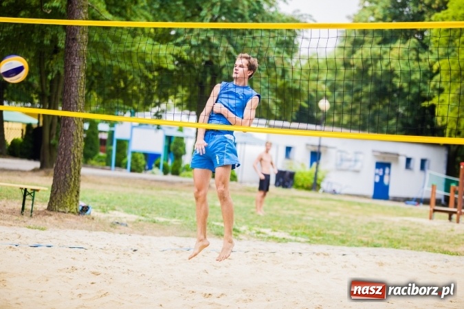 Zdjęcie w galerii na portalu naszraciborz.pl: Mistrzostwa Raciborza w Siatkówce Plażowej wiadomości z regionu