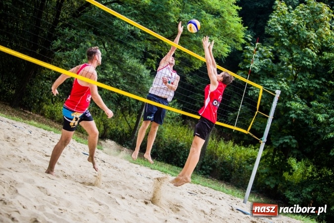 Zdjęcie w galerii na portalu naszraciborz.pl: Mistrzostwa Raciborza w Siatkówce Plażowej wiadomości z regionu
