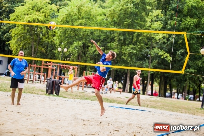 Zdjęcie w galerii na portalu naszraciborz.pl: Mistrzostwa Raciborza w Siatkówce Plażowej wiadomości z regionu