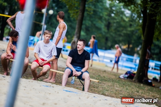 Zdjęcie w galerii na portalu naszraciborz.pl: Mistrzostwa Raciborza w Siatkówce Plażowej wiadomości z regionu