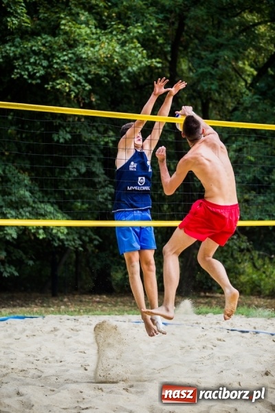 Zdjęcie w galerii na portalu naszraciborz.pl: Mistrzostwa Raciborza w Siatkówce Plażowej wiadomości z regionu