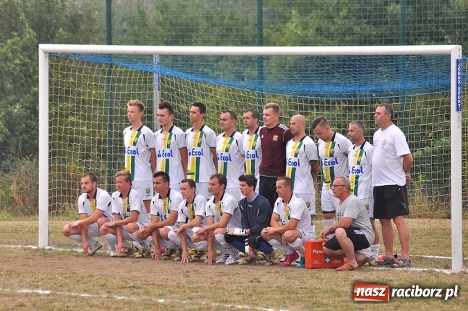 Zdjęcie w galerii na portalu naszraciborz.pl: Skromna wygrana Brzezia na rozpoczęcie sezonu wiadomości z regionu