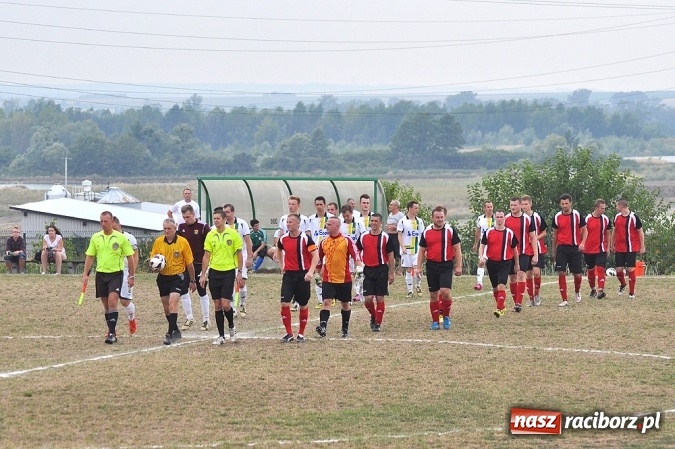 Zdjęcie w galerii na portalu naszraciborz.pl: Skromna wygrana Brzezia na rozpoczęcie sezonu wiadomości z regionu