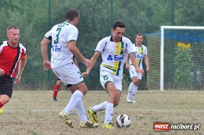 Zdjęcie w galerii na portalu naszraciborz.pl: Skromna wygrana Brzezia na rozpoczęcie sezonu wiadomości z regionu