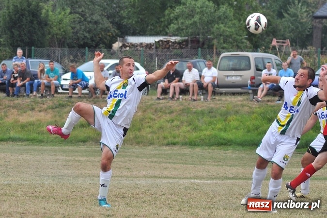 Zdjęcie w galerii na portalu naszraciborz.pl: Skromna wygrana Brzezia na rozpoczęcie sezonu wiadomości z regionu