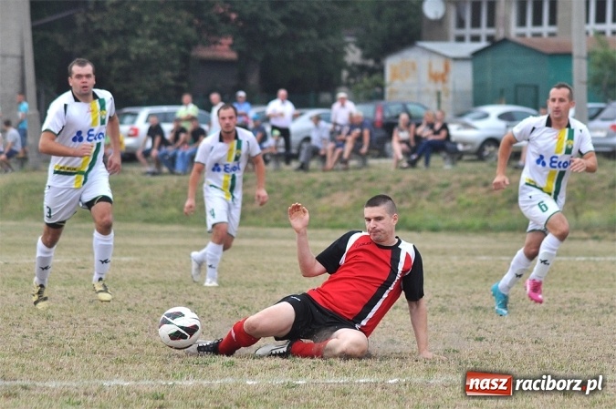 Zdjęcie w galerii na portalu naszraciborz.pl: Skromna wygrana Brzezia na rozpoczęcie sezonu wiadomości z regionu