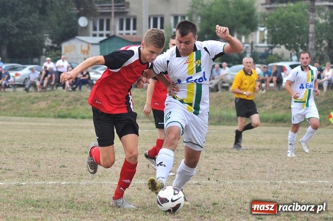 Zdjęcie w galerii na portalu naszraciborz.pl: Skromna wygrana Brzezia na rozpoczęcie sezonu wiadomości z regionu