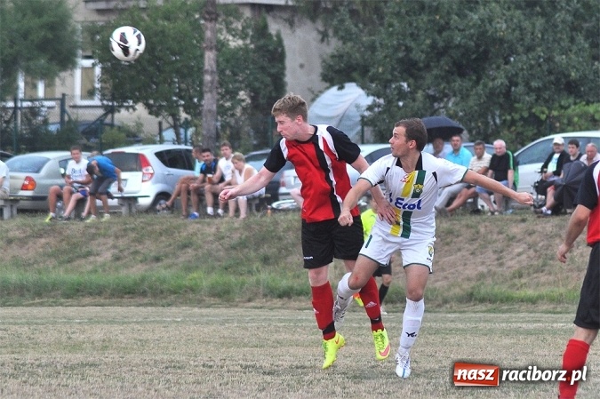 Zdjęcie w galerii na portalu naszraciborz.pl: Skromna wygrana Brzezia na rozpoczęcie sezonu wiadomości z regionu