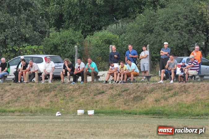 Zdjęcie w galerii na portalu naszraciborz.pl: Skromna wygrana Brzezia na rozpoczęcie sezonu wiadomości z regionu