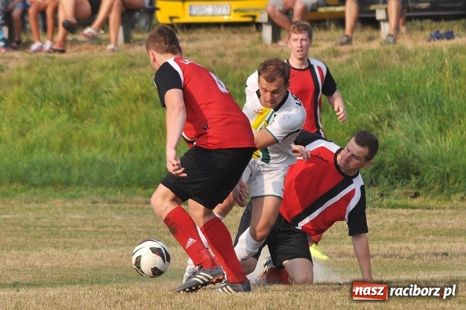 Zdjęcie w galerii na portalu naszraciborz.pl: Skromna wygrana Brzezia na rozpoczęcie sezonu wiadomości z regionu