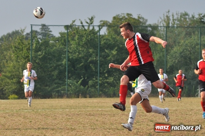 Zdjęcie w galerii na portalu naszraciborz.pl: Skromna wygrana Brzezia na rozpoczęcie sezonu wiadomości z regionu