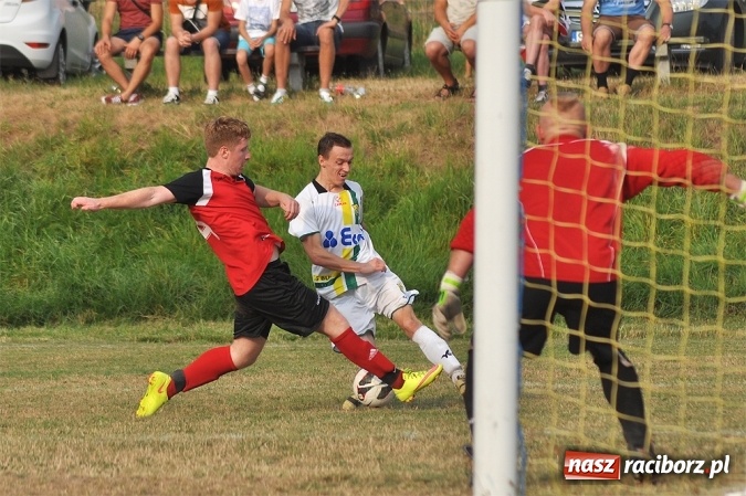 Zdjęcie w galerii na portalu naszraciborz.pl: Skromna wygrana Brzezia na rozpoczęcie sezonu wiadomości z regionu