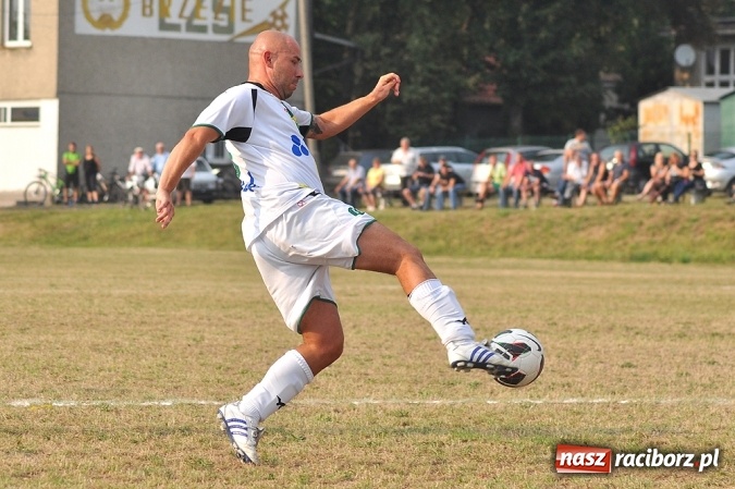Zdjęcie w galerii na portalu naszraciborz.pl: Skromna wygrana Brzezia na rozpoczęcie sezonu wiadomości z regionu