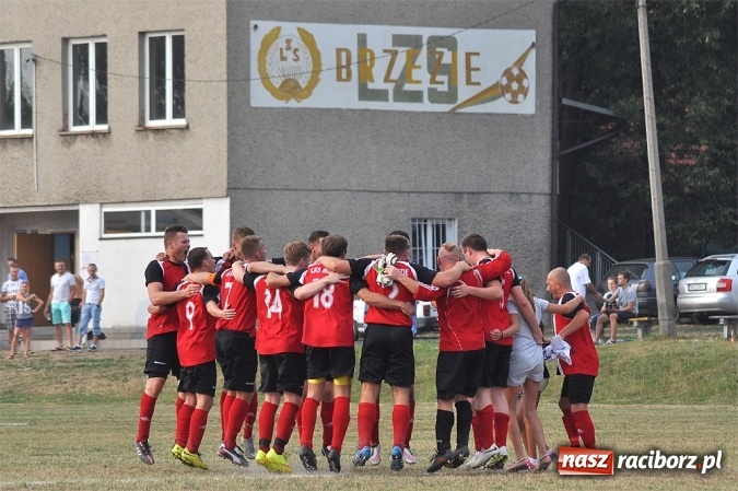 Zdjęcie w galerii na portalu naszraciborz.pl: Skromna wygrana Brzezia na rozpoczęcie sezonu wiadomości z regionu