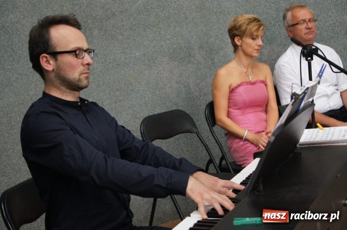 Zdjęcie w galerii na portalu naszraciborz.pl: W kręgu opery i nie tylko w Parku Roth  wiadomości z regionu