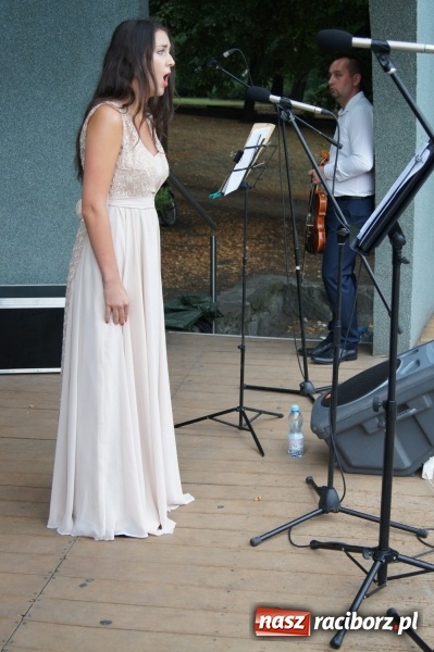 Zdjęcie w galerii na portalu naszraciborz.pl: W kręgu opery i nie tylko w Parku Roth  wiadomości z regionu