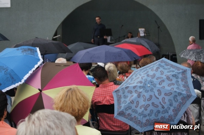 Zdjęcie w galerii na portalu naszraciborz.pl: W kręgu opery i nie tylko w Parku Roth  wiadomości z regionu