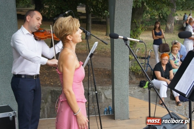 Zdjęcie w galerii na portalu naszraciborz.pl: W kręgu opery i nie tylko w Parku Roth  wiadomości z regionu