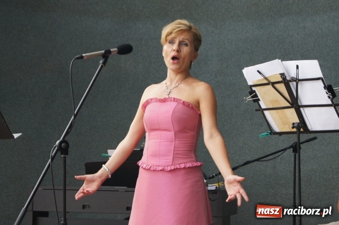 Zdjęcie w galerii na portalu naszraciborz.pl: W kręgu opery i nie tylko w Parku Roth  wiadomości z regionu