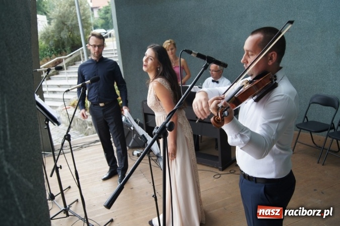 Zdjęcie w galerii na portalu naszraciborz.pl: W kręgu opery i nie tylko w Parku Roth  wiadomości z regionu