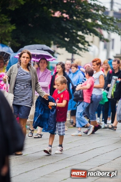 Zdjęcie w galerii na portalu naszraciborz.pl: Pielgrzymi z powiatu raciborskiego wyruszyli na Jasną Górę wiadomości z regionu