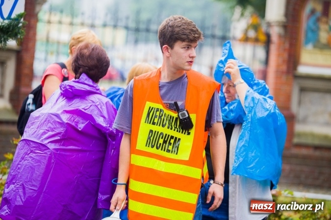 Zdjęcie w galerii na portalu naszraciborz.pl: Pielgrzymi z powiatu raciborskiego wyruszyli na Jasną Górę wiadomości z regionu
