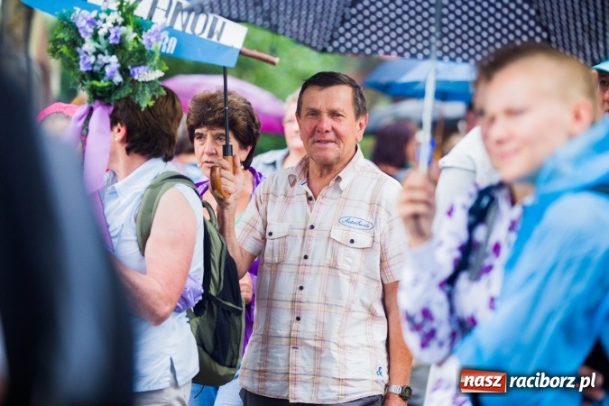 Zdjęcie w galerii na portalu naszraciborz.pl: Pielgrzymi z powiatu raciborskiego wyruszyli na Jasną Górę wiadomości z regionu