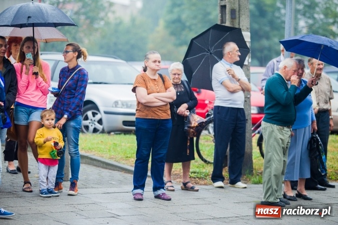 Zdjęcie w galerii na portalu naszraciborz.pl: Pielgrzymi z powiatu raciborskiego wyruszyli na Jasną Górę wiadomości z regionu