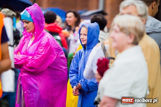 Zdjęcie w galerii na portalu naszraciborz.pl: Pielgrzymi z powiatu raciborskiego wyruszyli na Jasną Górę wiadomości z regionu
