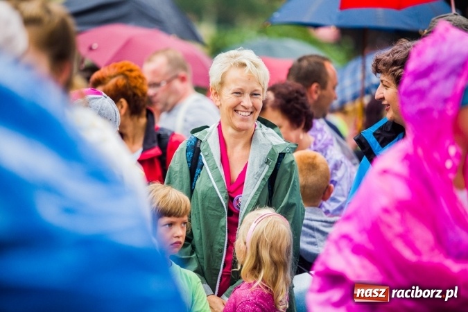 Zdjęcie w galerii na portalu naszraciborz.pl: Pielgrzymi z powiatu raciborskiego wyruszyli na Jasną Górę wiadomości z regionu