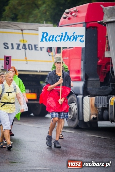 Zdjęcie w galerii na portalu naszraciborz.pl: Pielgrzymi z powiatu raciborskiego wyruszyli na Jasną Górę wiadomości z regionu