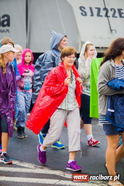 Zdjęcie w galerii na portalu naszraciborz.pl: Pielgrzymi z powiatu raciborskiego wyruszyli na Jasną Górę wiadomości z regionu