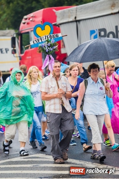 Zdjęcie w galerii na portalu naszraciborz.pl: Pielgrzymi z powiatu raciborskiego wyruszyli na Jasną Górę wiadomości z regionu