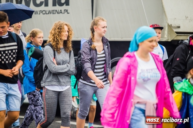 Zdjęcie w galerii na portalu naszraciborz.pl: Pielgrzymi z powiatu raciborskiego wyruszyli na Jasną Górę wiadomości z regionu