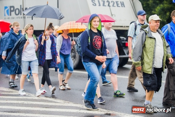 Zdjęcie w galerii na portalu naszraciborz.pl: Pielgrzymi z powiatu raciborskiego wyruszyli na Jasną Górę wiadomości z regionu