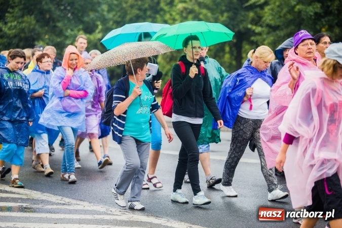 Zdjęcie w galerii na portalu naszraciborz.pl: Pielgrzymi z powiatu raciborskiego wyruszyli na Jasną Górę wiadomości z regionu