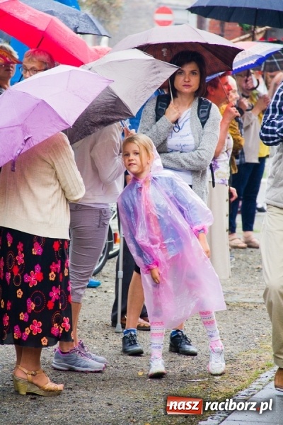 Zdjęcie w galerii na portalu naszraciborz.pl: Pielgrzymi z powiatu raciborskiego wyruszyli na Jasną Górę wiadomości z regionu
