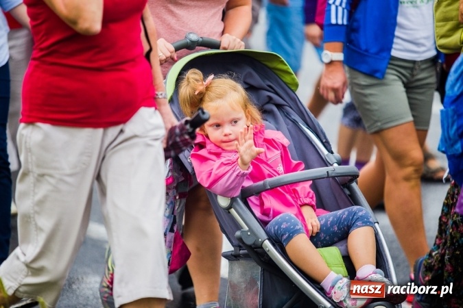 Zdjęcie w galerii na portalu naszraciborz.pl: Pielgrzymi z powiatu raciborskiego wyruszyli na Jasną Górę wiadomości z regionu