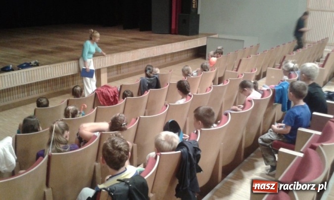 Zdjęcie w galerii na portalu naszraciborz.pl: Stop dopalaczom - pogadanka z dziećmi w Kuźni Raciborskiej  wiadomości z regionu