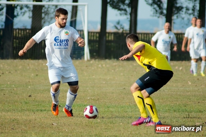 Zdjęcie w galerii na portalu naszraciborz.pl: Puchar Polski: Cztery gole w Owsiszczach. Lubomia gra dalej wiadomości z regionu
