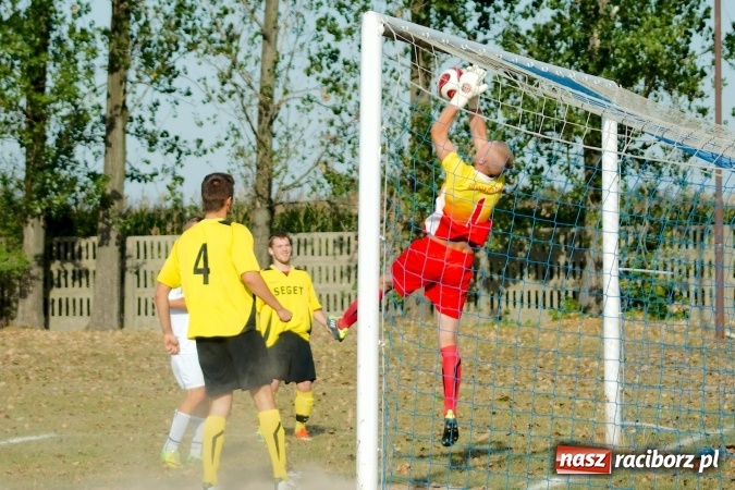 Zdjęcie w galerii na portalu naszraciborz.pl: Puchar Polski: Cztery gole w Owsiszczach. Lubomia gra dalej wiadomości z regionu