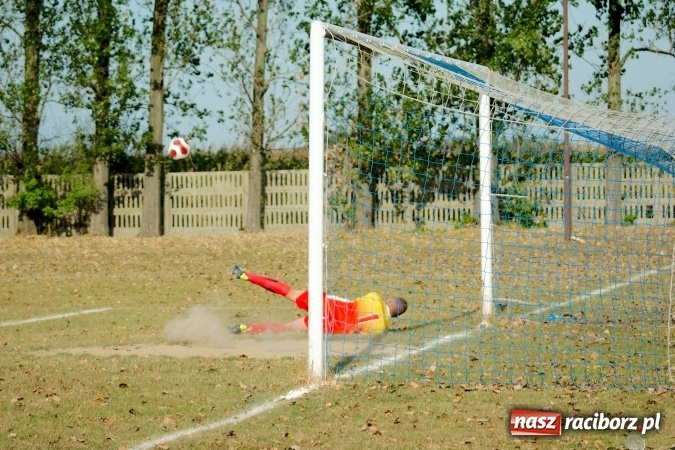 Zdjęcie w galerii na portalu naszraciborz.pl: Puchar Polski: Cztery gole w Owsiszczach. Lubomia gra dalej wiadomości z regionu