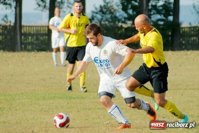 Zdjęcie w galerii na portalu naszraciborz.pl: Puchar Polski: Cztery gole w Owsiszczach. Lubomia gra dalej wiadomości z regionu